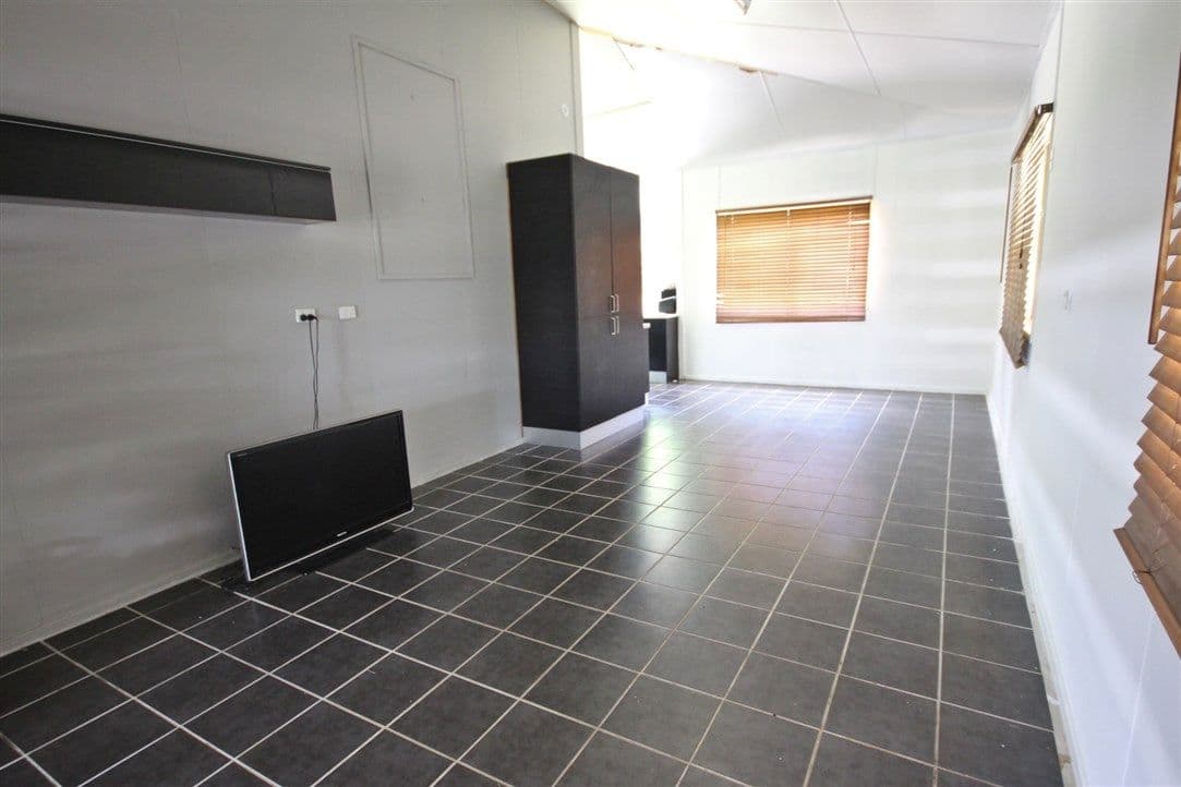 48 Sarina Beach Road, Sarina QLD 4737, Sarina - Thumbnail 5