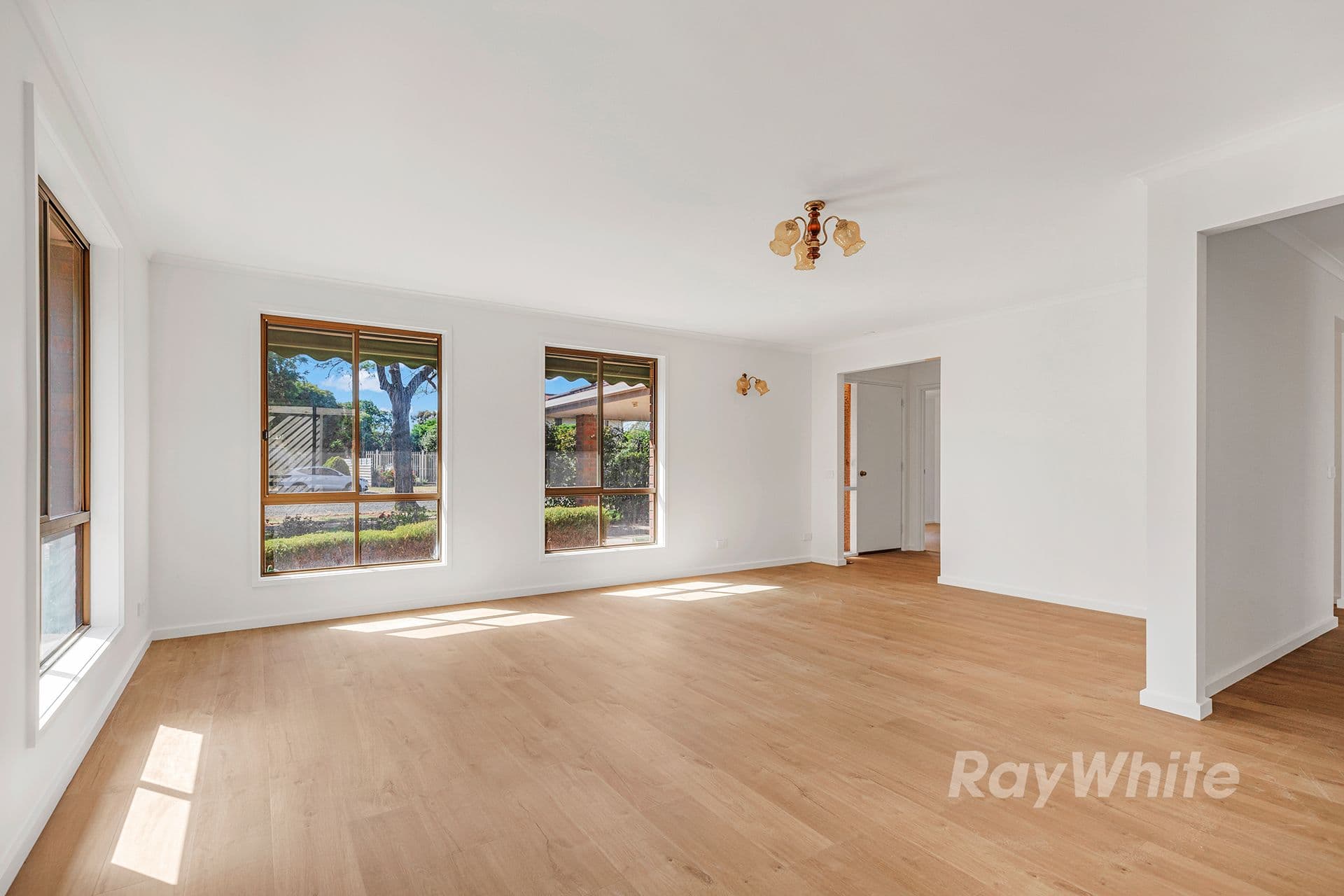 12 Mackay Street, Rochester VIC 3561, Rochester - Thumbnail 2