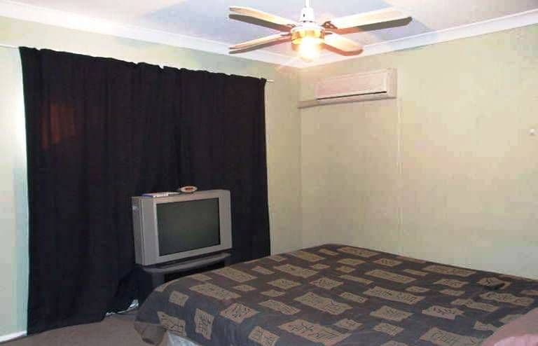 11 Dunbavan Place, NORMAN GARDENS QLD 4701, Norman Gardens - Thumbnail 6
