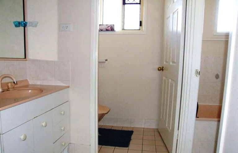 11 Dunbavan Place, NORMAN GARDENS QLD 4701, Norman Gardens - Thumbnail 7