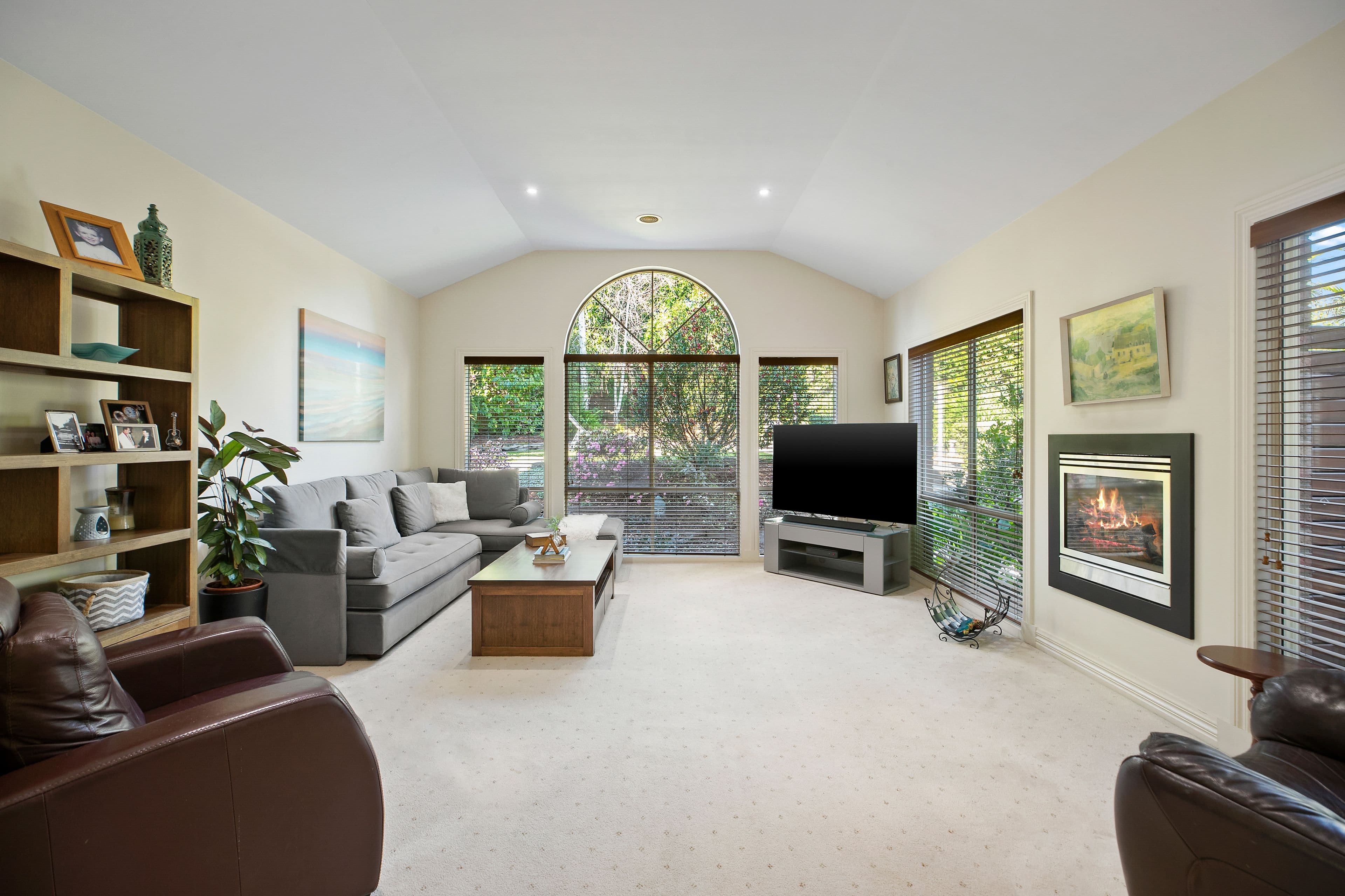 82 Oaktree Rise, Lysterfield VIC 3156, Lysterfield - Thumbnail 3