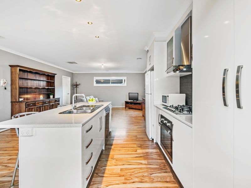 45 Saltbush Crescent, Brookfield VIC 3338, Brookfield - Thumbnail 3