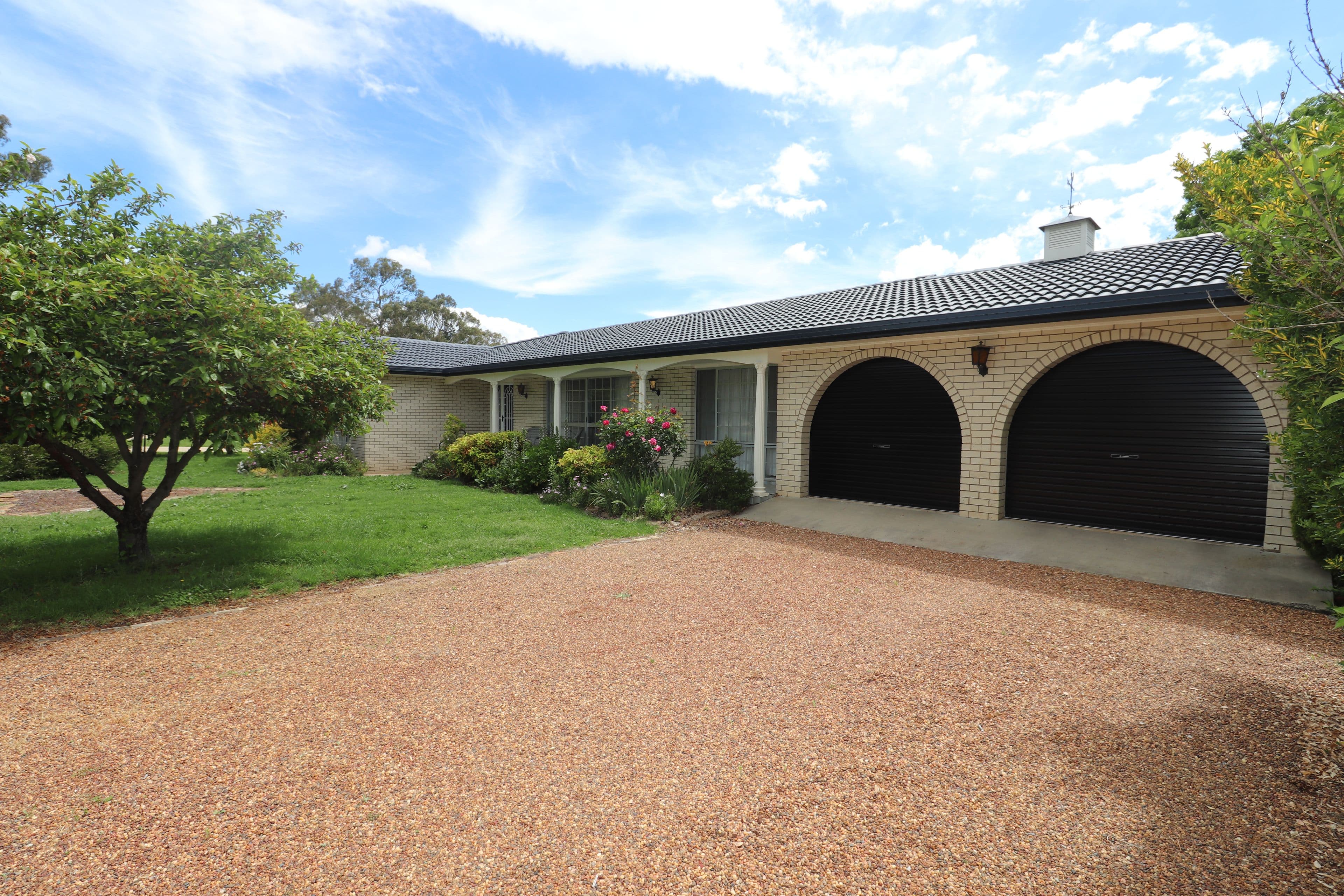 6 Cramsie Crescent, Glen Innes NSW 2370, Glen Innes - Thumbnail 2