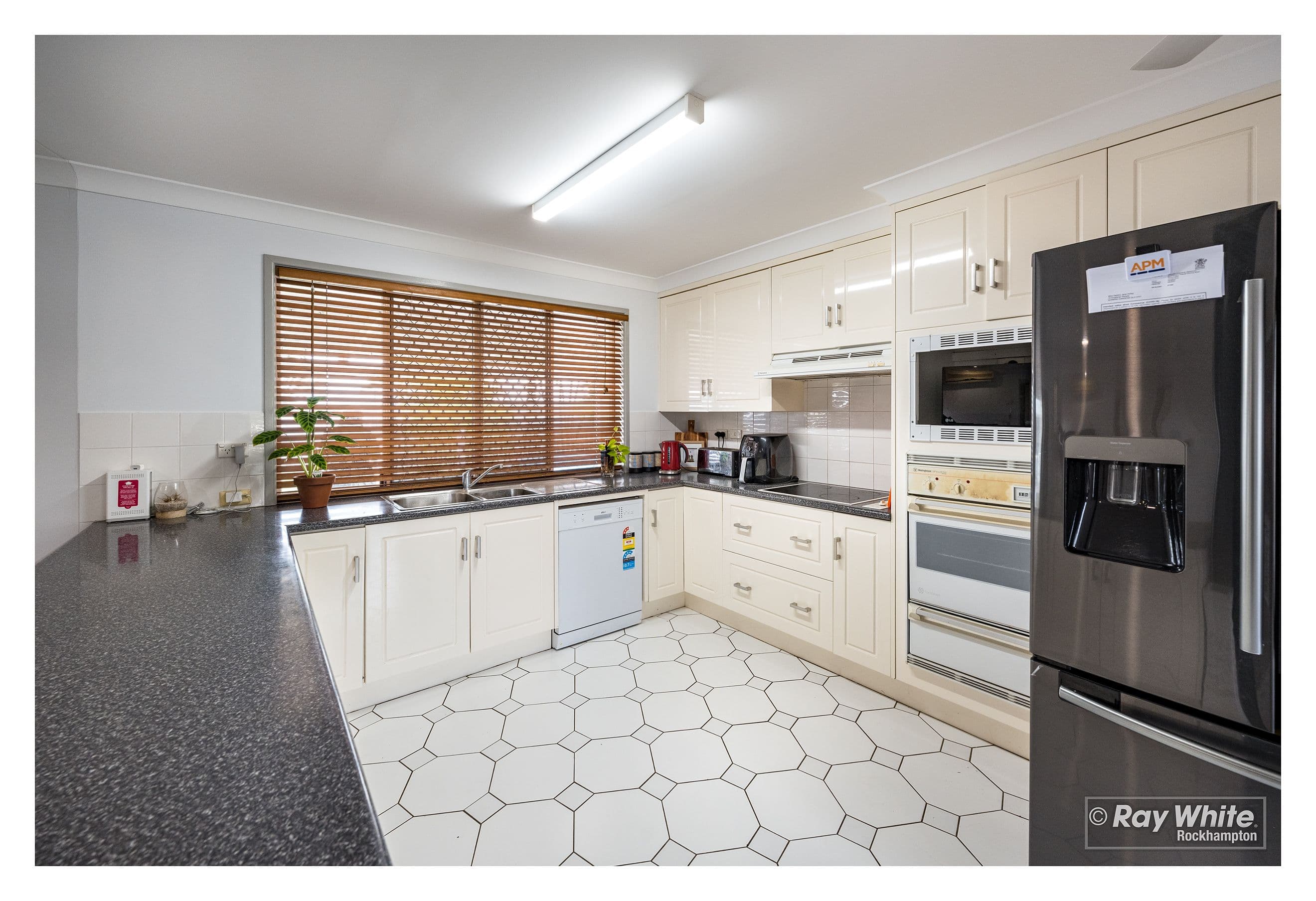 75 Kingfisher Parade, Norman Gardens QLD 4701, Norman Gardens - Thumbnail 3
