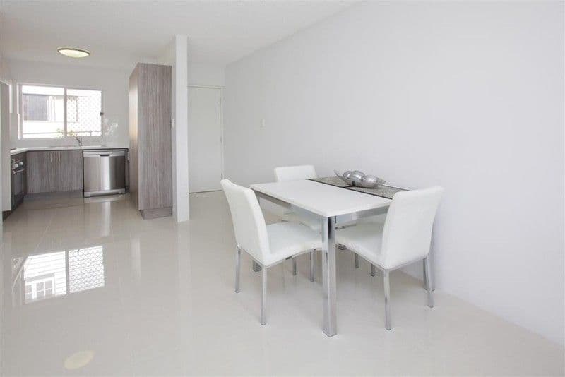 15 Barter Street, HOLLAND PARK QLD 4121, Holland Park - Thumbnail 3
