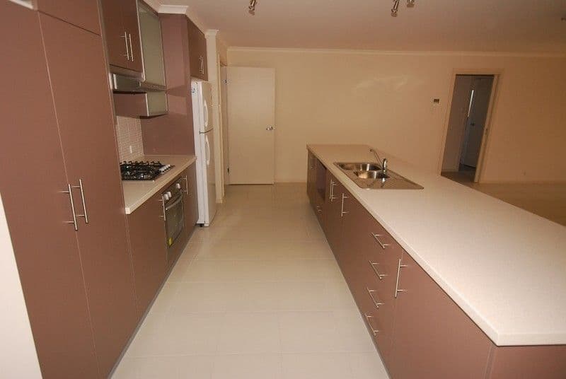 73 Wallace Drive, CRAIGMORE SA 5114, Craigmore - Thumbnail 4