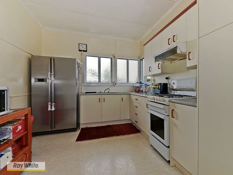 21 Hinkler Street, KEDRON QLD 4031, Kedron - Thumbnail 4