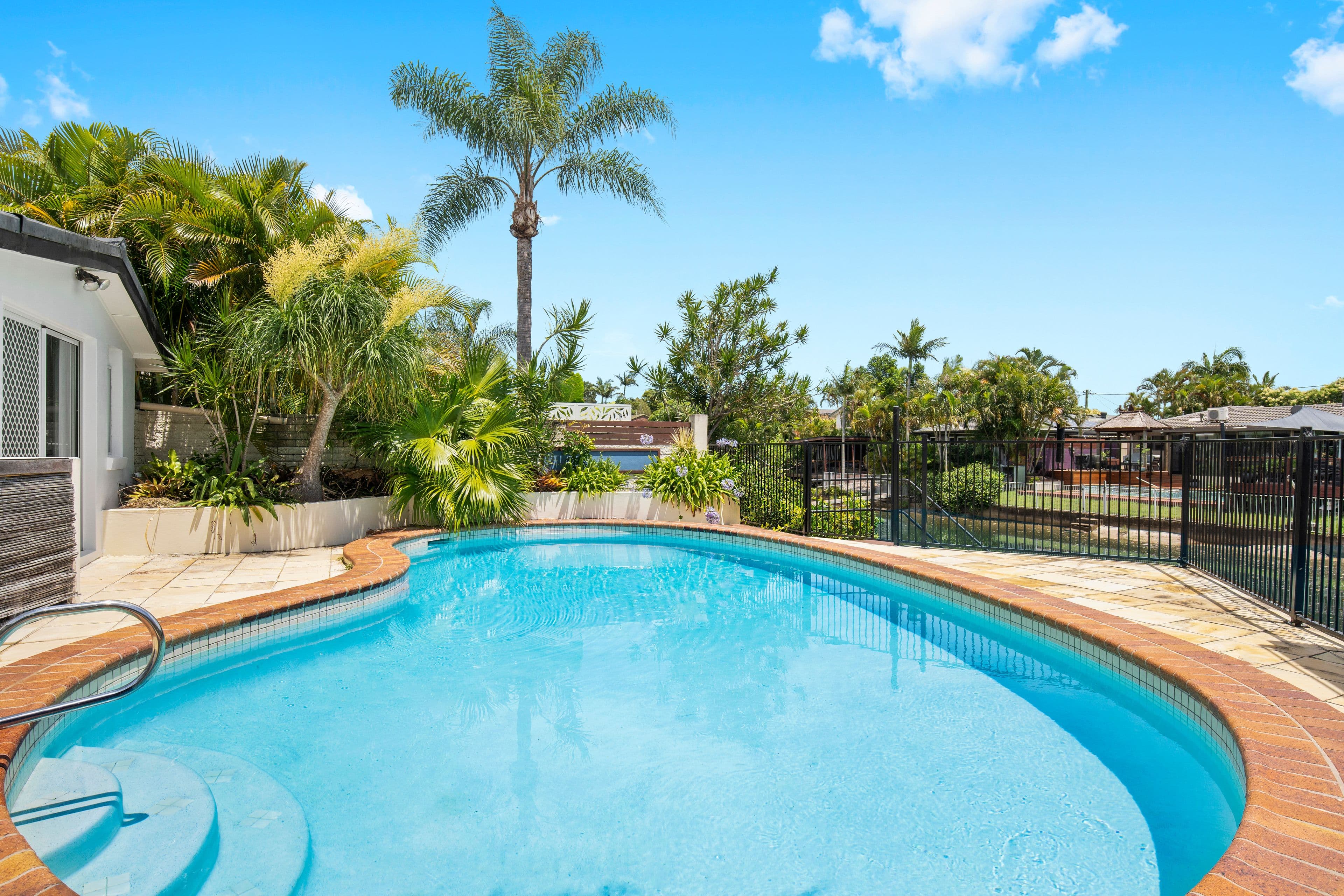45 Poinciana Boulevard, Broadbeach Waters QLD 4218, Broadbeach Waters - Thumbnail 2