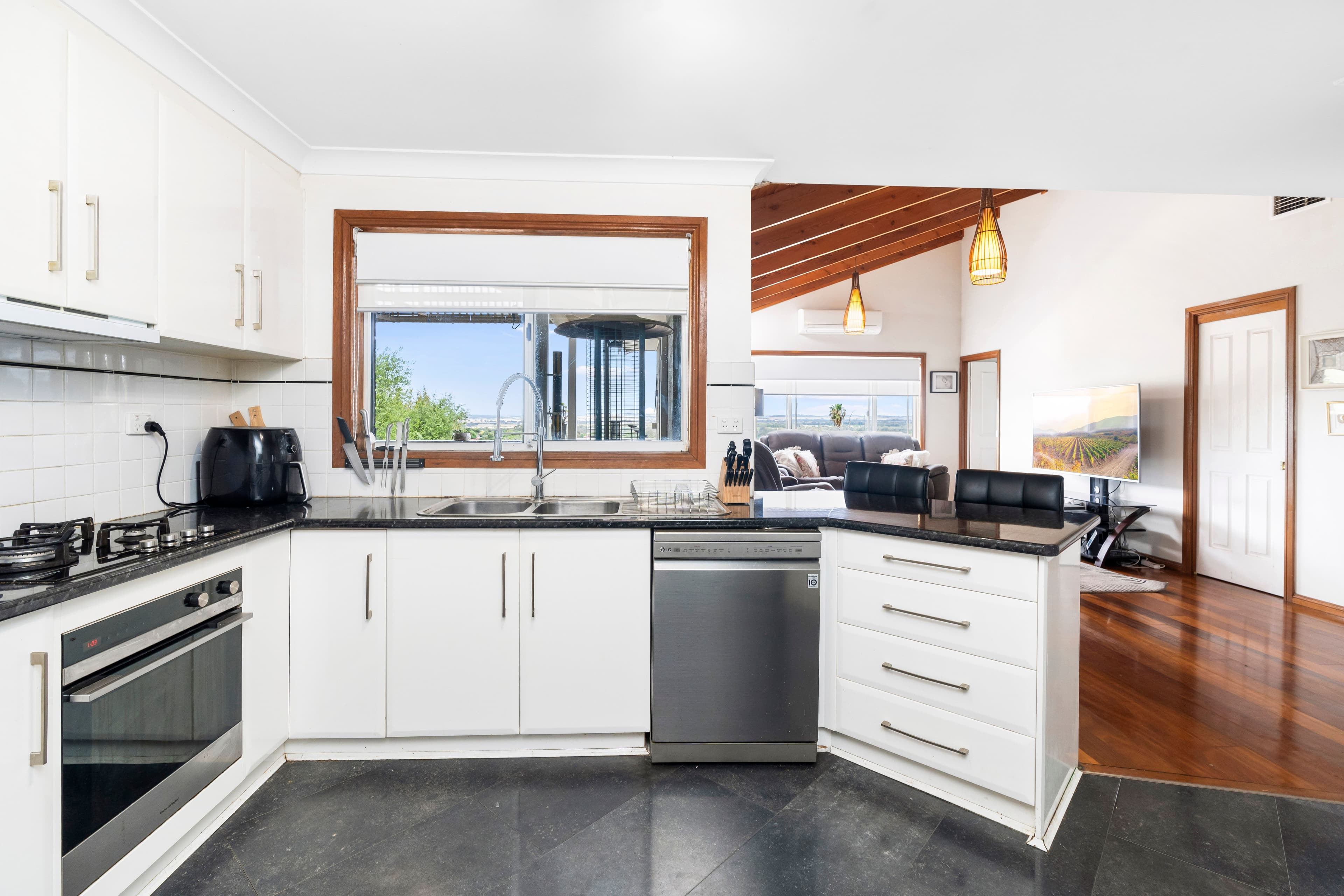 25 Andrews Avenue, Kooringal NSW 2650, Kooringal - Thumbnail 4