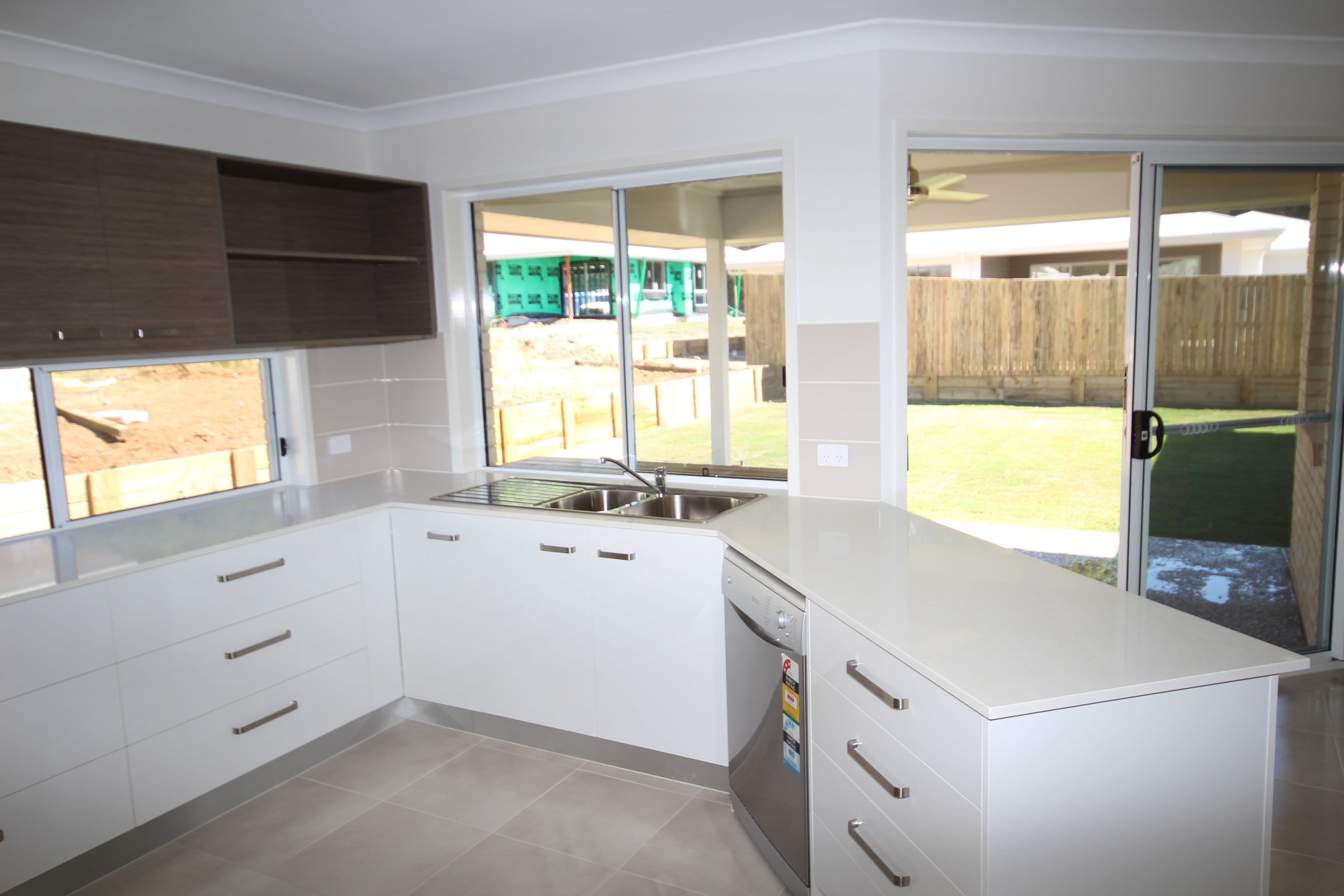 8 Karumba Cresent, BEERWAH QLD 4519, Beerwah - Thumbnail 2