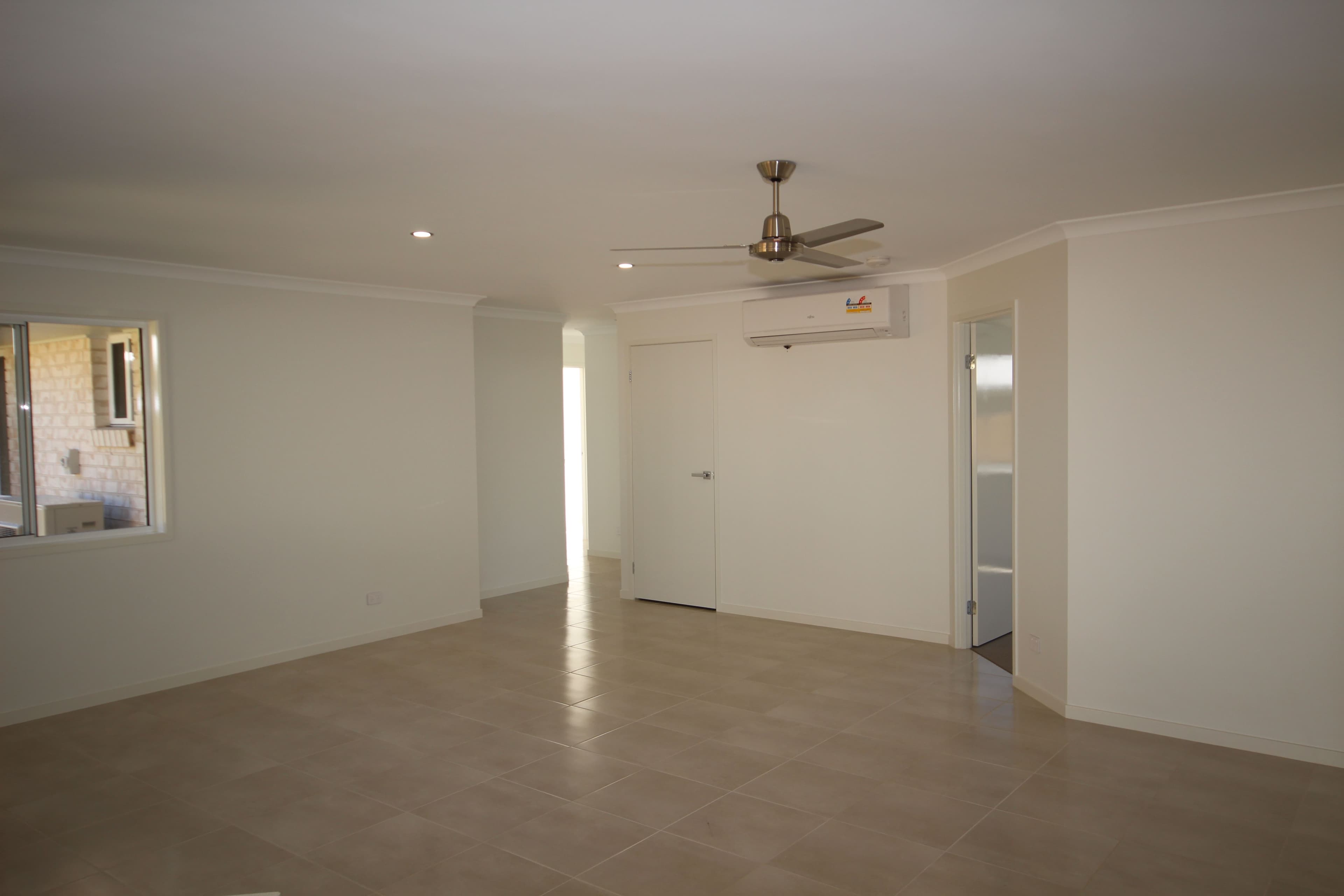 8 Karumba Cresent, BEERWAH QLD 4519, Beerwah - Thumbnail 3