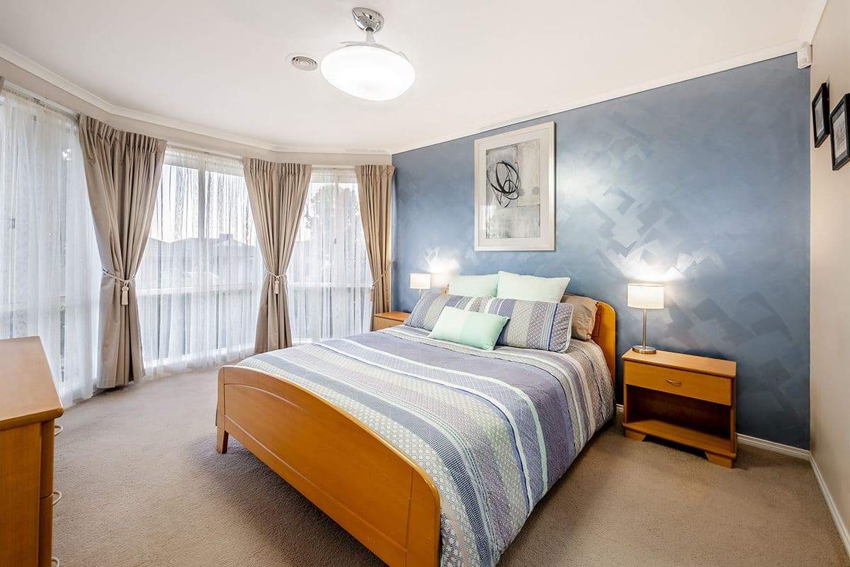 32 Cornwell Crescent, Cranbourne East VIC 3977, Cranbourne East - Thumbnail 2