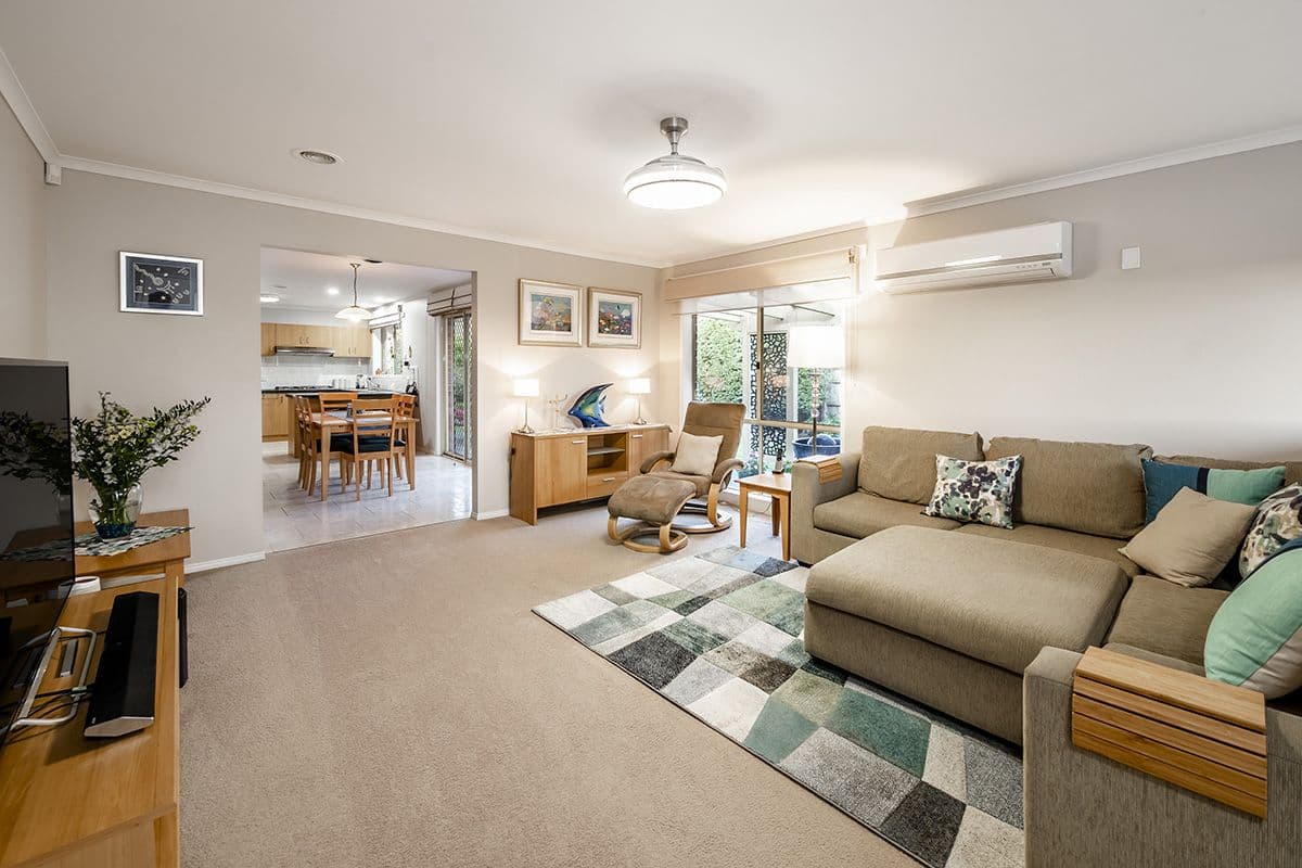 32 Cornwell Crescent, Cranbourne East VIC 3977, Cranbourne East - Thumbnail 5