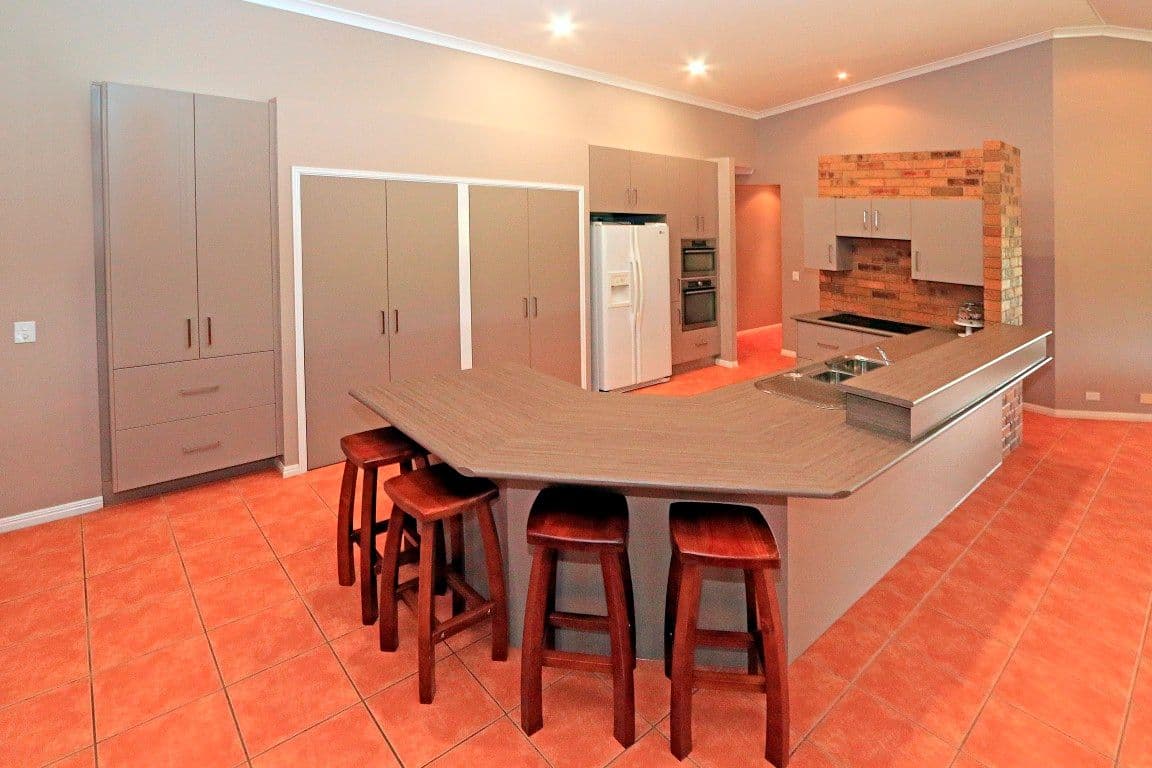 4 Perrott Drive, Rockyview QLD 4701, Rockyview - Thumbnail 4