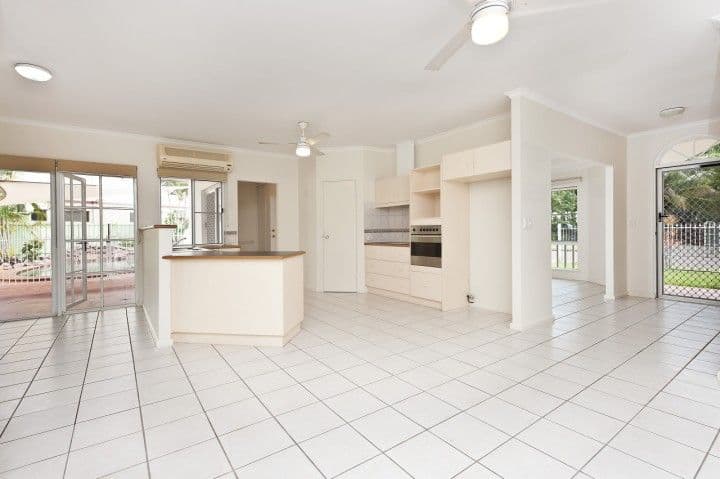 6 Myrtle Street, NIGHTCLIFF NT 0810, Nightcliff - Thumbnail 2