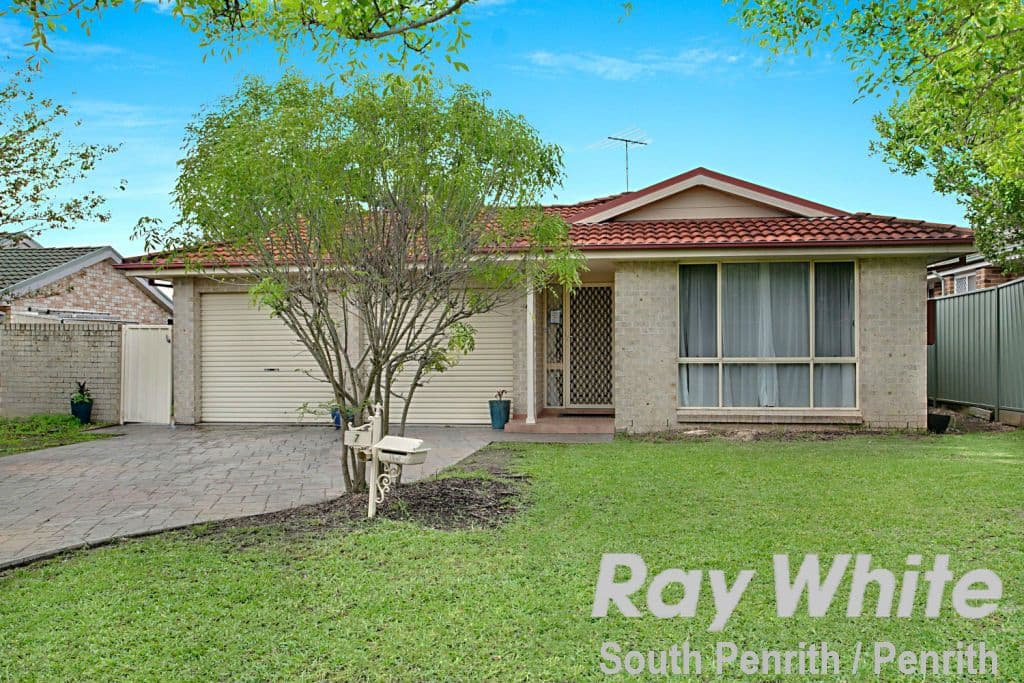7 Womra Crescent, Glenmore Park - Image 1