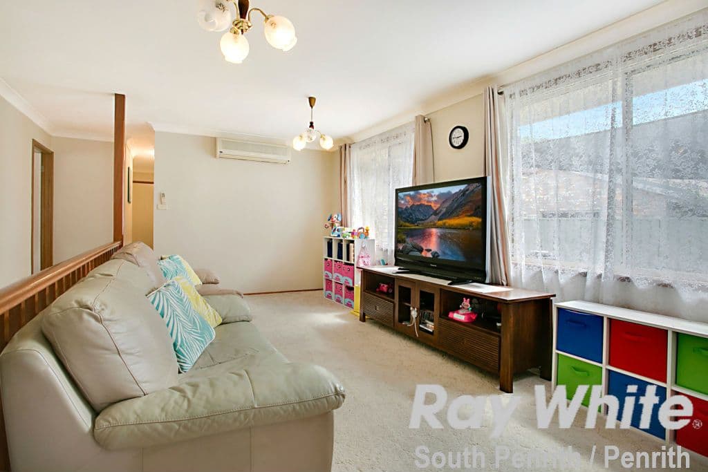 7 Womra Crescent, Glenmore Park - Thumbnail 2