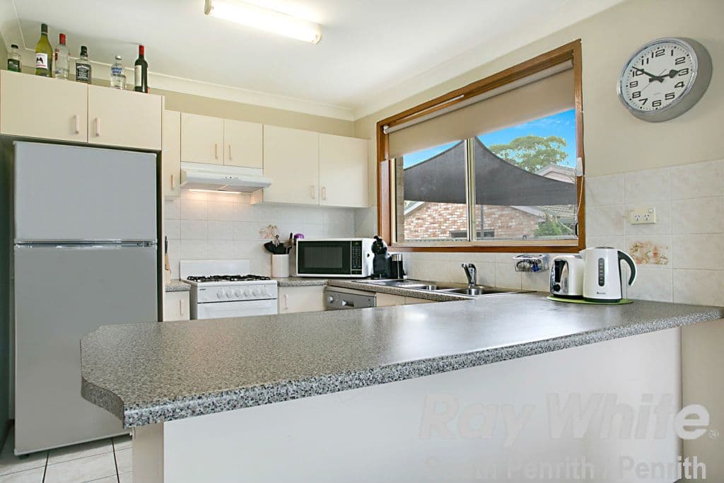 7 Womra Crescent, Glenmore Park - Thumbnail 3