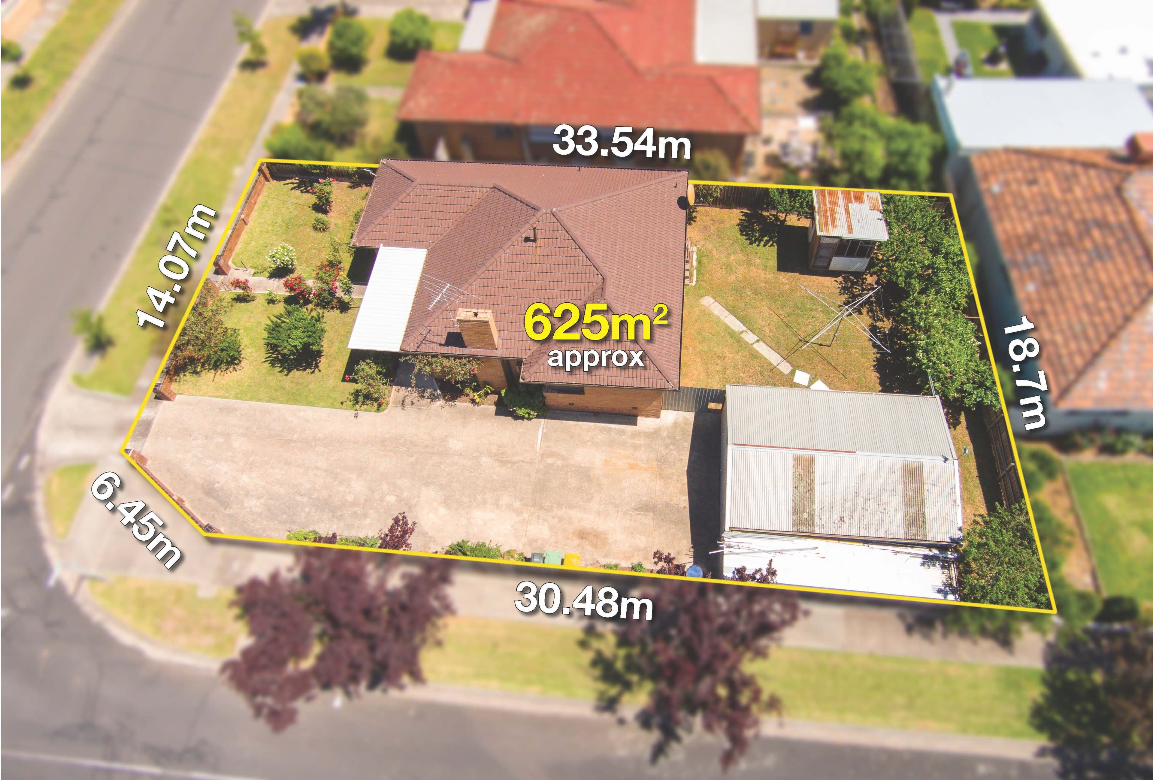 116 Broadhurst Avenue, Reservoir VIC 3073, Reservoir - Thumbnail 2