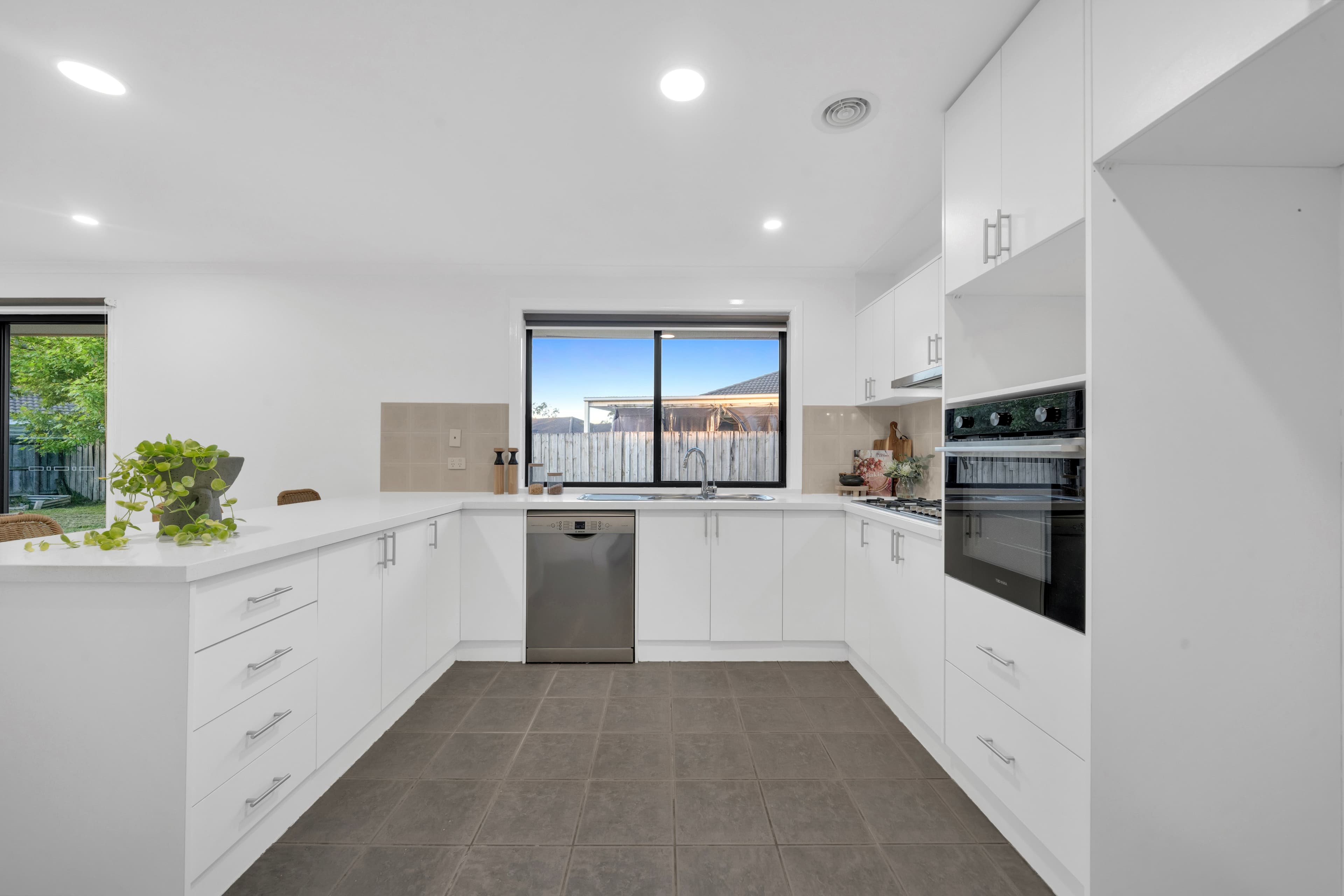 4 May Gibbs Crescent, Lynbrook VIC 3975, Lynbrook - Thumbnail 4