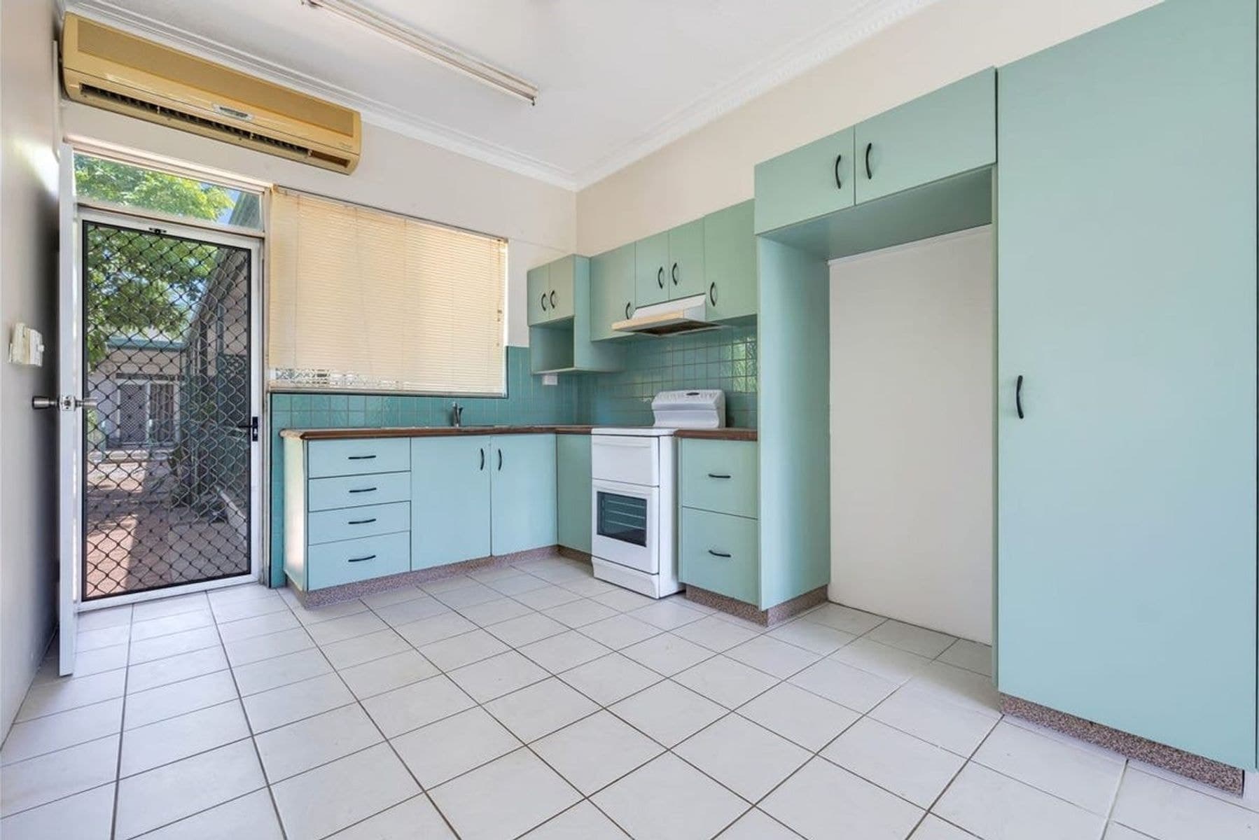 6/14 Easther Crescent, Coconut Grove NT 0810, Coconut Grove - Thumbnail 2