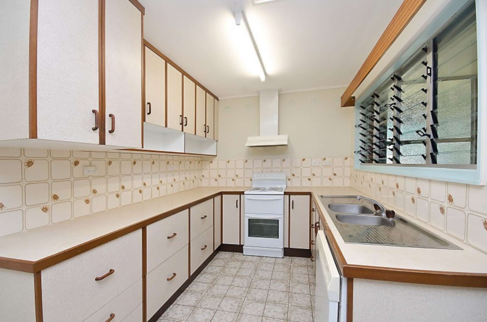 18 Benghazi Street, AITKENVALE QLD 4814, Aitkenvale - Thumbnail 4