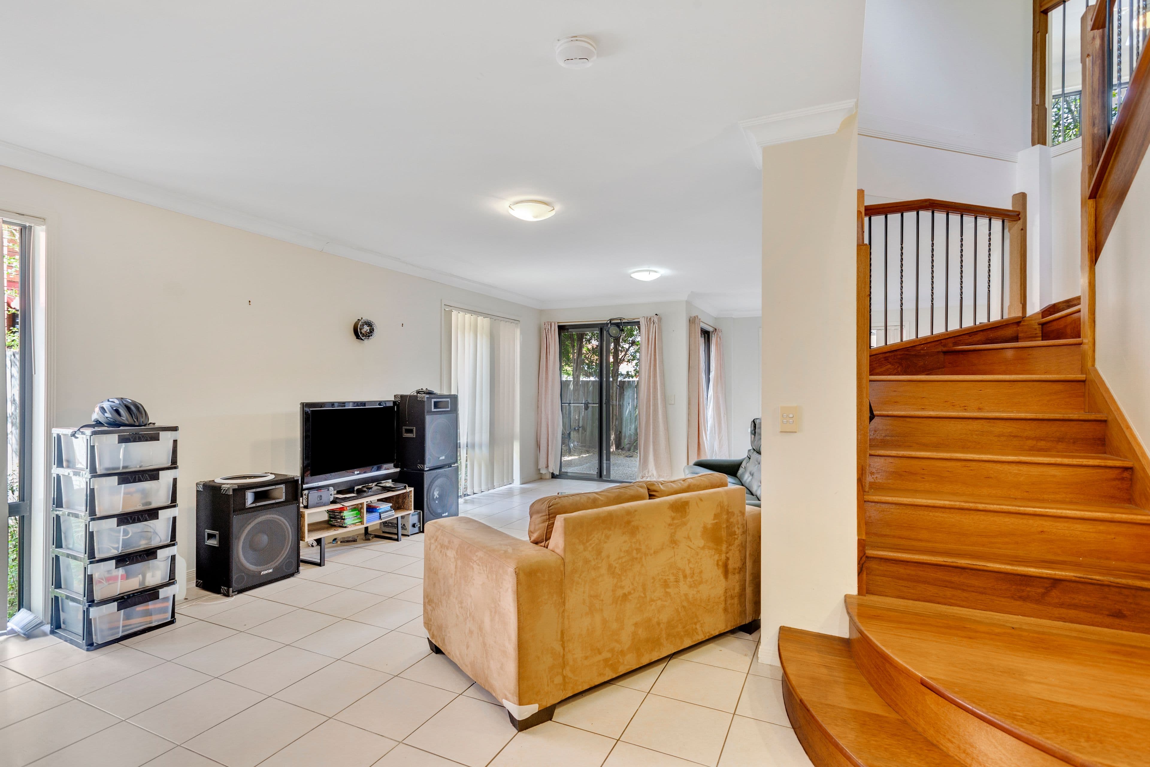 27 Railway Street, Southport QLD 4215, Southport - Thumbnail 2