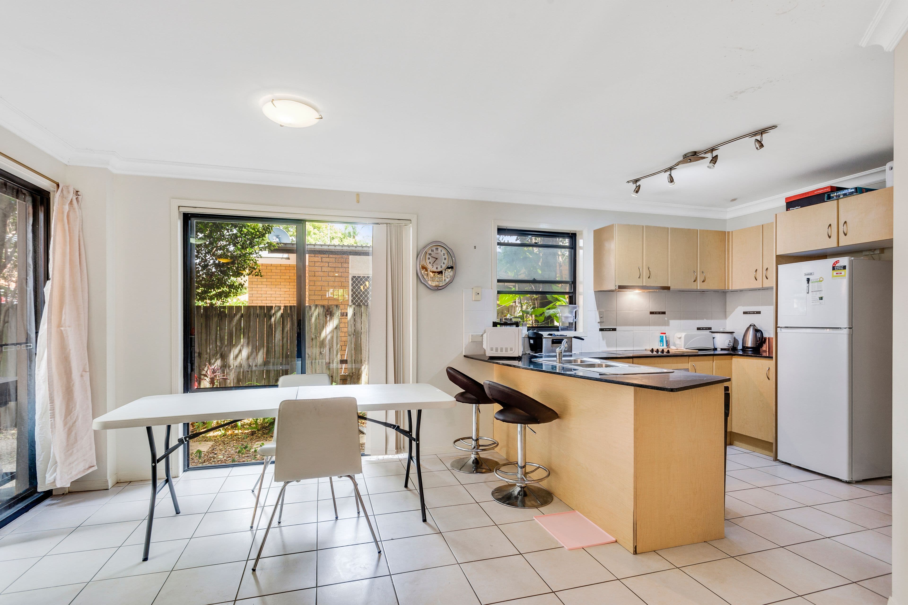 27 Railway Street, Southport QLD 4215, Southport - Thumbnail 4