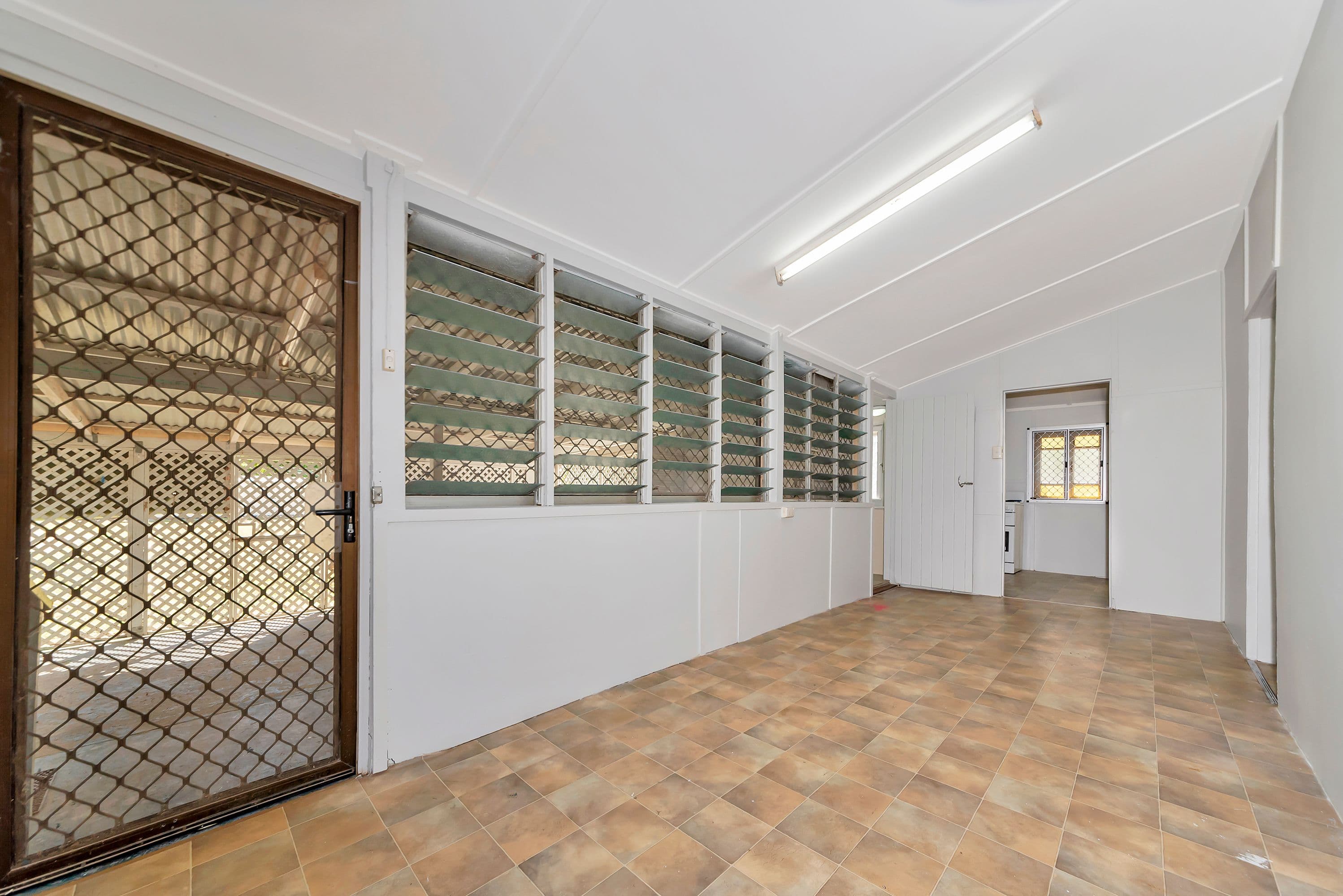 65 Wagner Street, Oonoonba QLD 4811, Oonoonba - Thumbnail 4