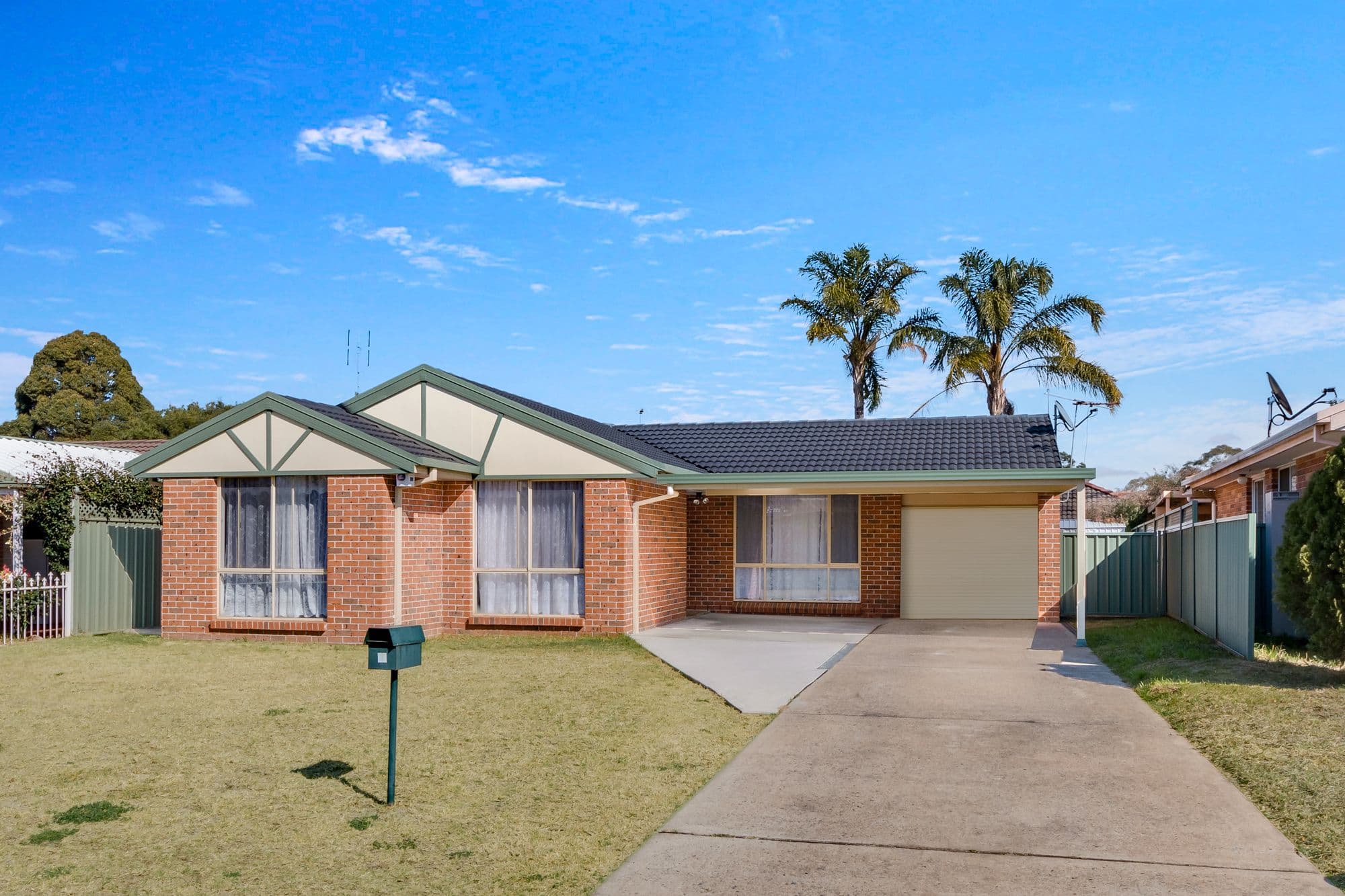 25 Crommelin Crescent, St Helens Park - Image 1