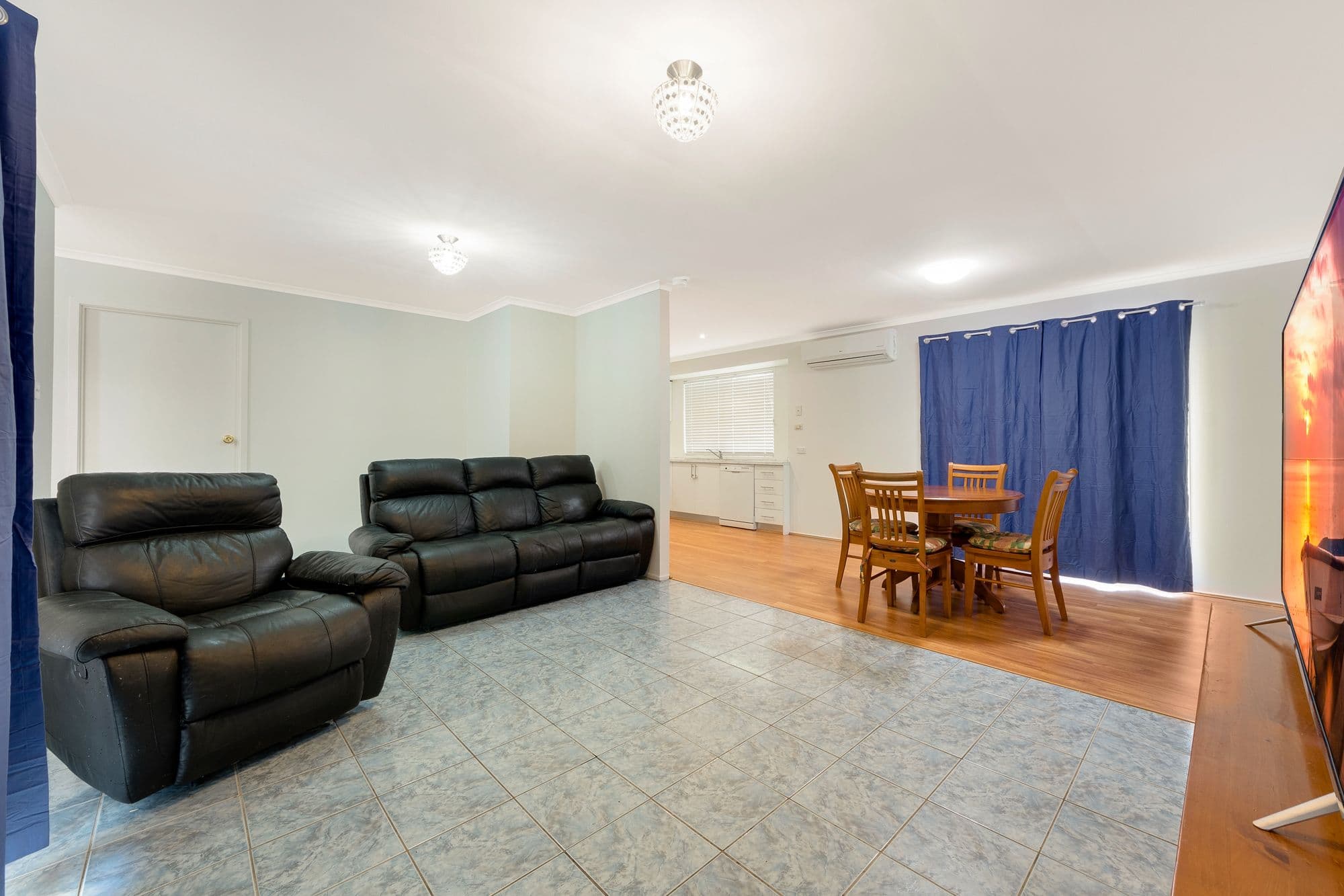 25 Crommelin Crescent, St Helens Park - Thumbnail 2