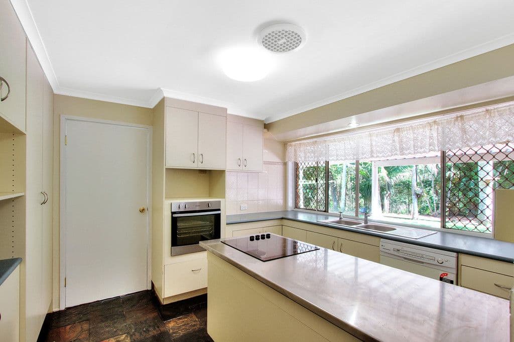 35 Bradley Street, Springwood QLD 4127, Springwood - Thumbnail 3