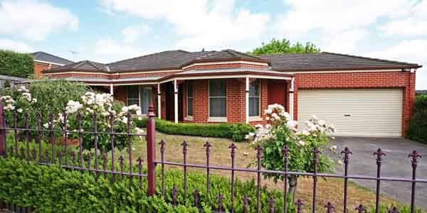 2 Kinsmead Street, WAURN PONDS VIC 3216, Waurn Ponds - Image 1