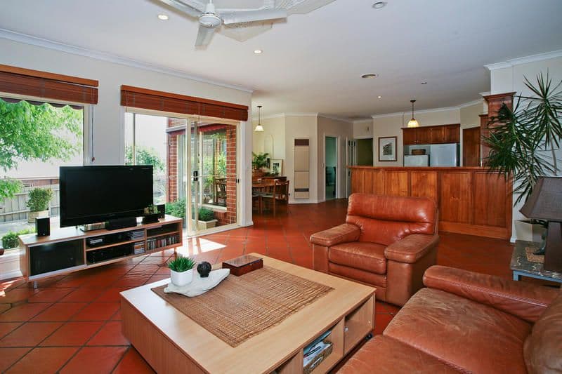 2 Kinsmead Street, WAURN PONDS VIC 3216, Waurn Ponds - Thumbnail 4