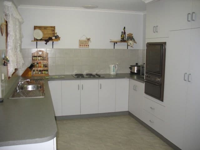 6 Phillips Road, BERRI SA 5343, Berri - Thumbnail 2