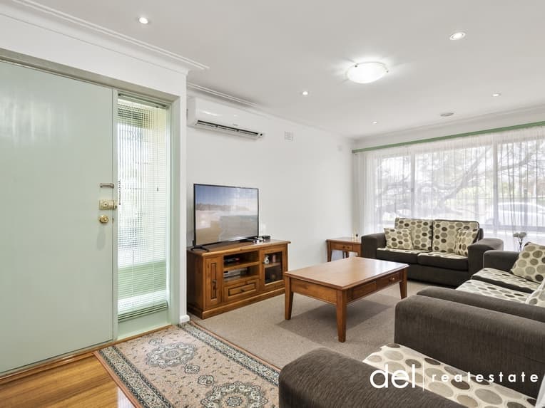 15 Boronia Avenue, Dandenong North, Dandenong North - Thumbnail 2