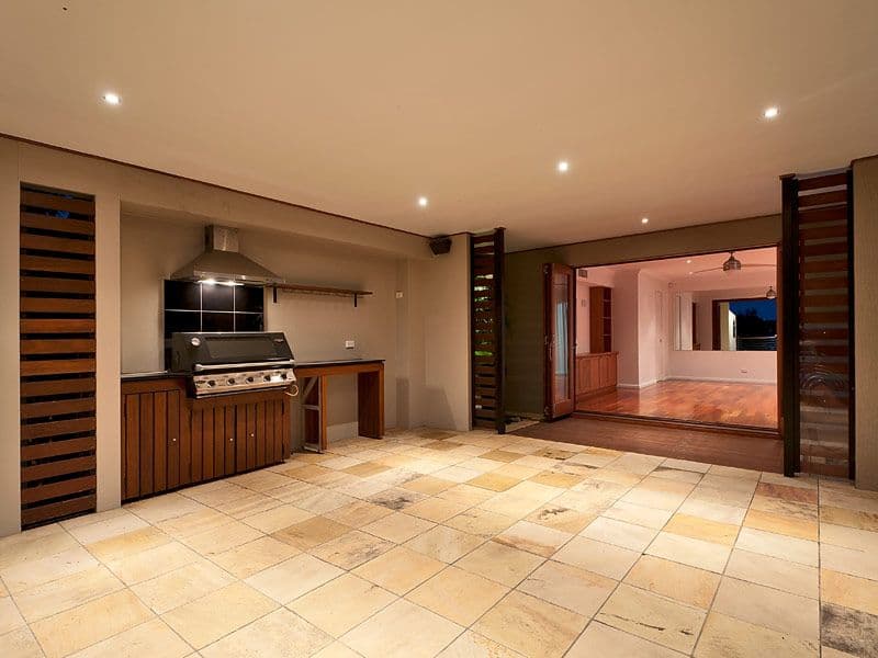 7 Clipper Boulevard, Clear Island Waters QLD 4226, Clear Island Waters - Thumbnail 3