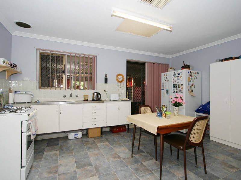 30 Dickson Drive, MIDDLE SWAN WA 6056, Middle Swan - Thumbnail 3