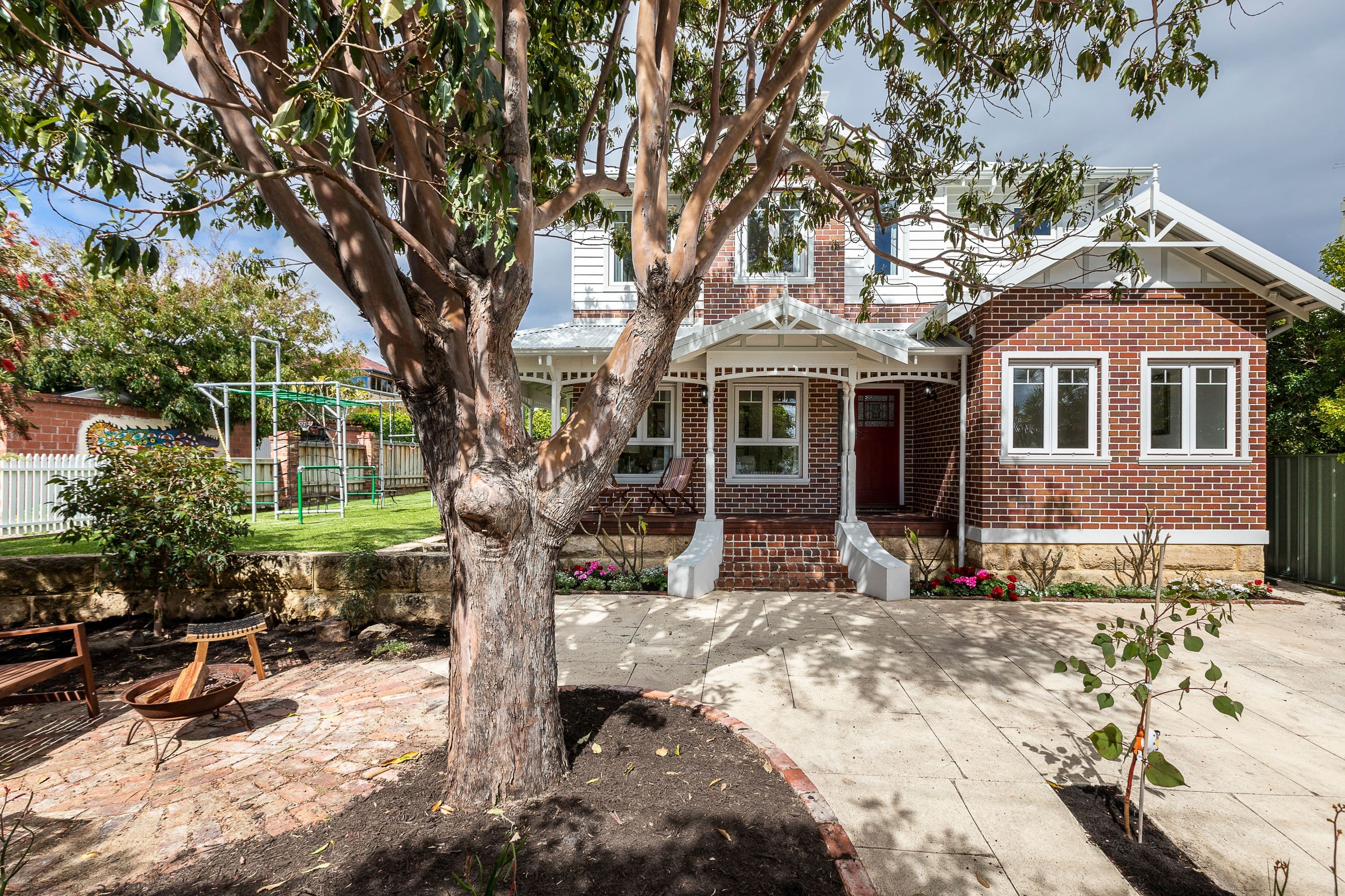 10 Federation Street, Mount Hawthorn WA 6016, Mount Hawthorn - Image 1
