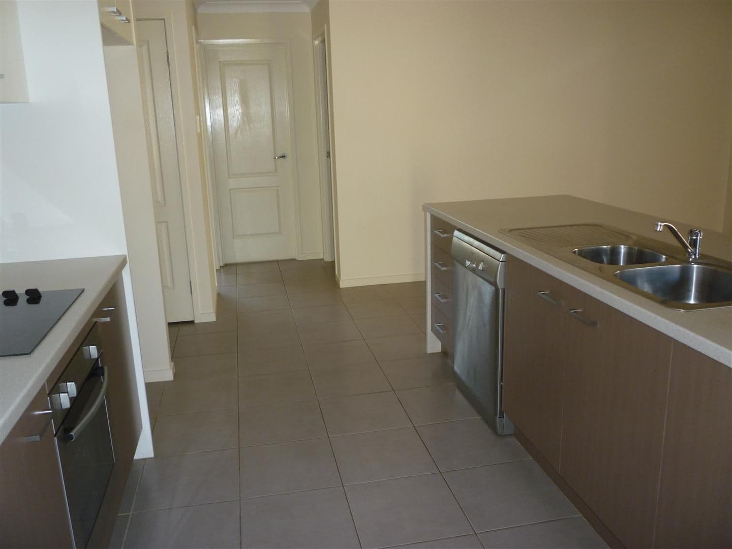 23 Leichhardt Drive, Gracemere QLD 4702, Gracemere - Thumbnail 2