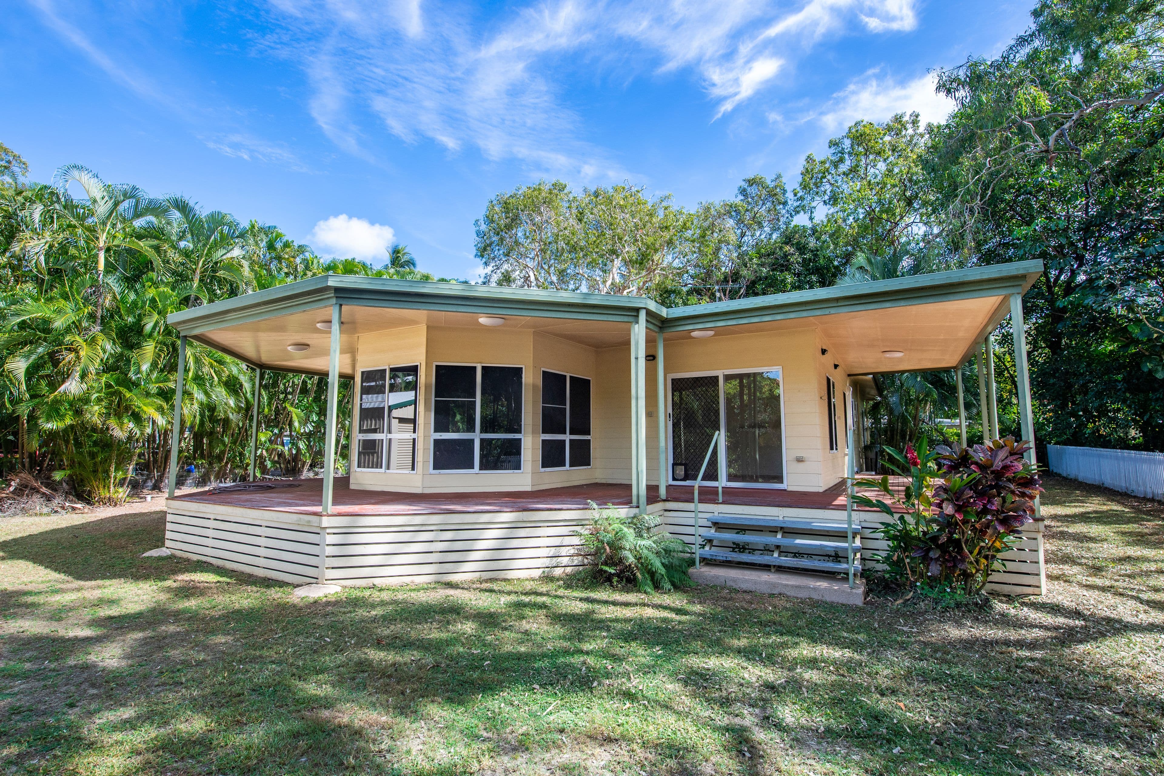 14 Bottiger Street, Nelly Bay QLD 4819, Nelly Bay - Thumbnail 2