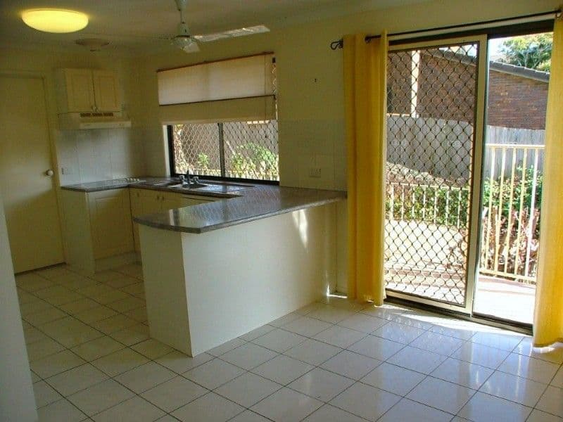 24 Knightsbridge Crescent, ROCHEDALE SOUTH QLD 4123, Rochedale South - Thumbnail 5