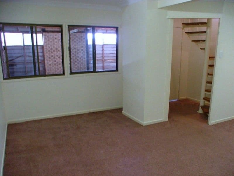 24 Knightsbridge Crescent, ROCHEDALE SOUTH QLD 4123, Rochedale South - Thumbnail 7