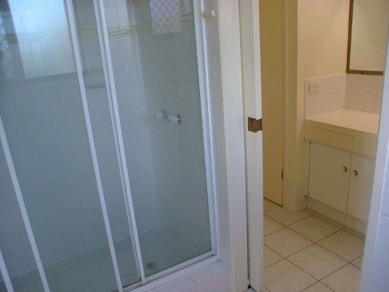 24 Knightsbridge Crescent, ROCHEDALE SOUTH QLD 4123, Rochedale South - Thumbnail 8