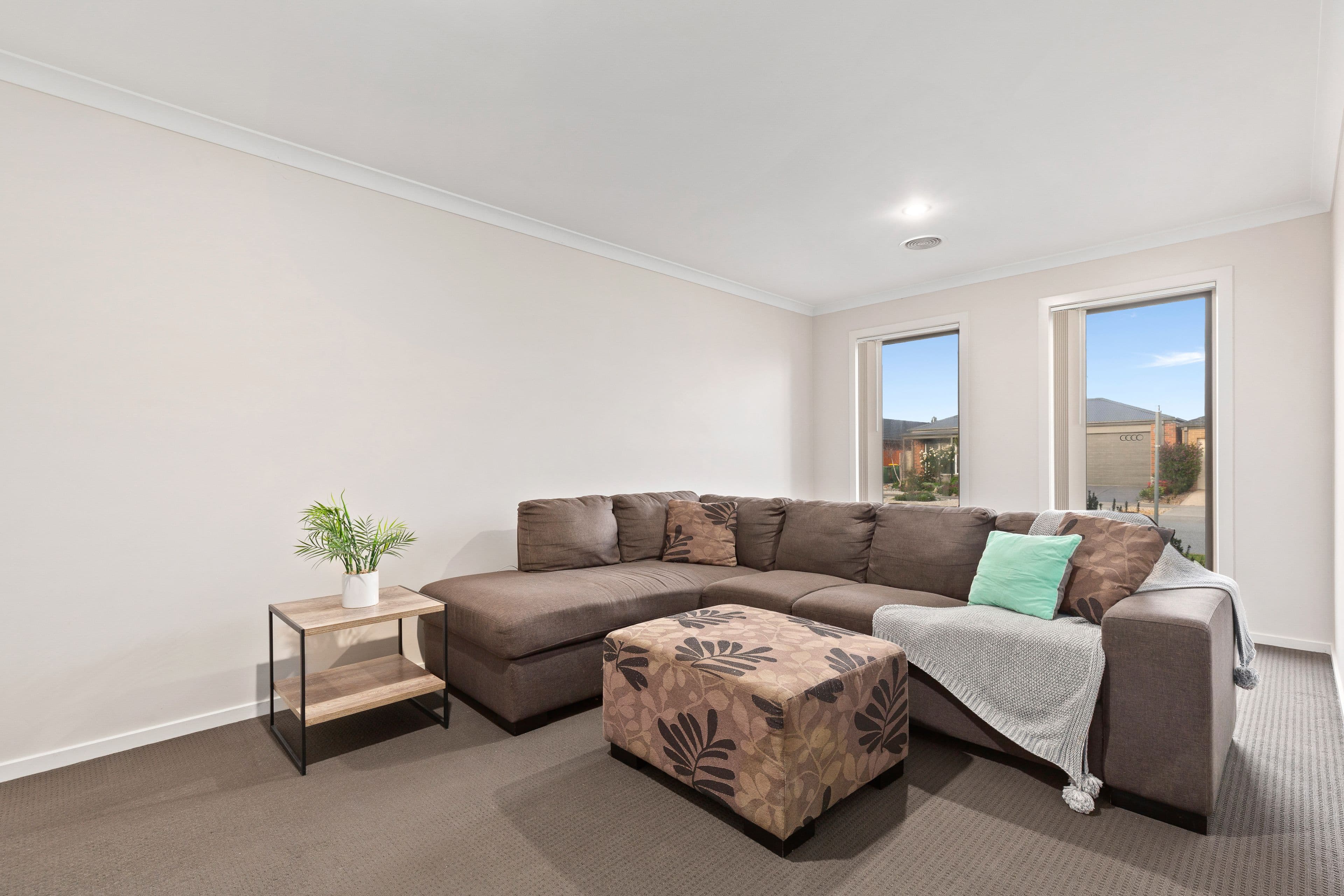 11 Farmdale Road, Pakenham VIC 3810, Pakenham - Thumbnail 2