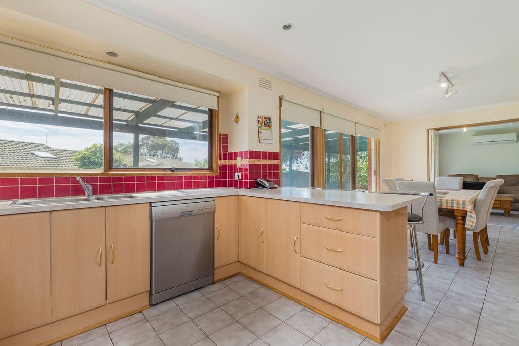 10 Timbarra Court, Grovedale VIC 3216, Grovedale - Thumbnail 4
