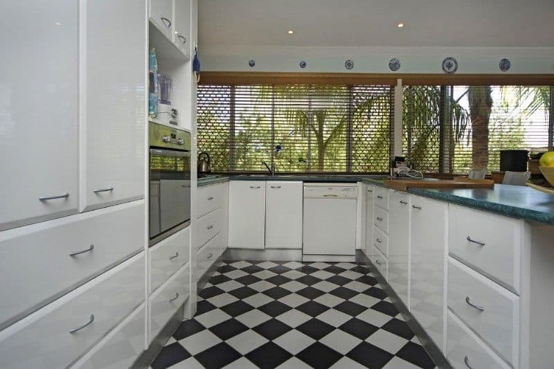 22 Saltash Street, LABRADOR QLD 4215, Labrador - Thumbnail 3
