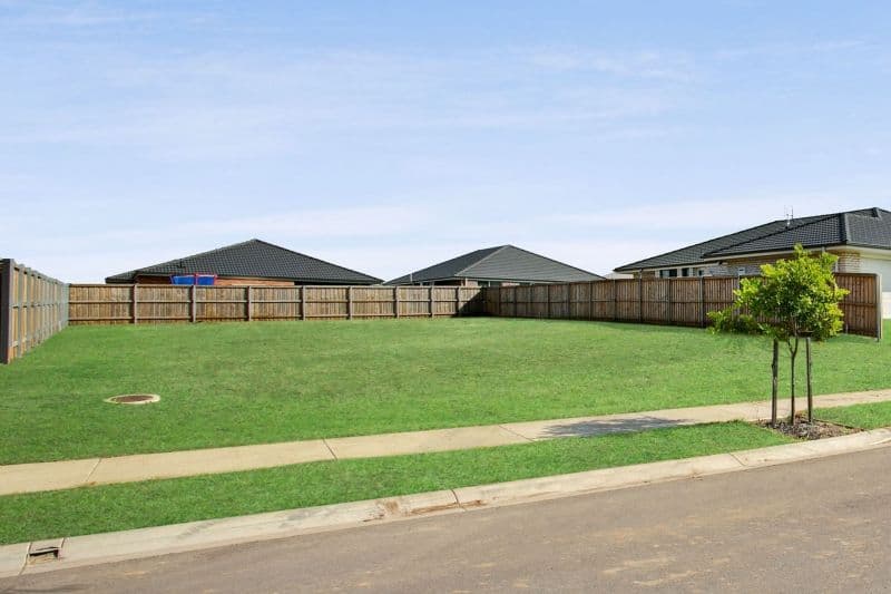 28 Lapwing Street, ABERGLASSLYN NSW 2320, Aberglasslyn - Thumbnail 2
