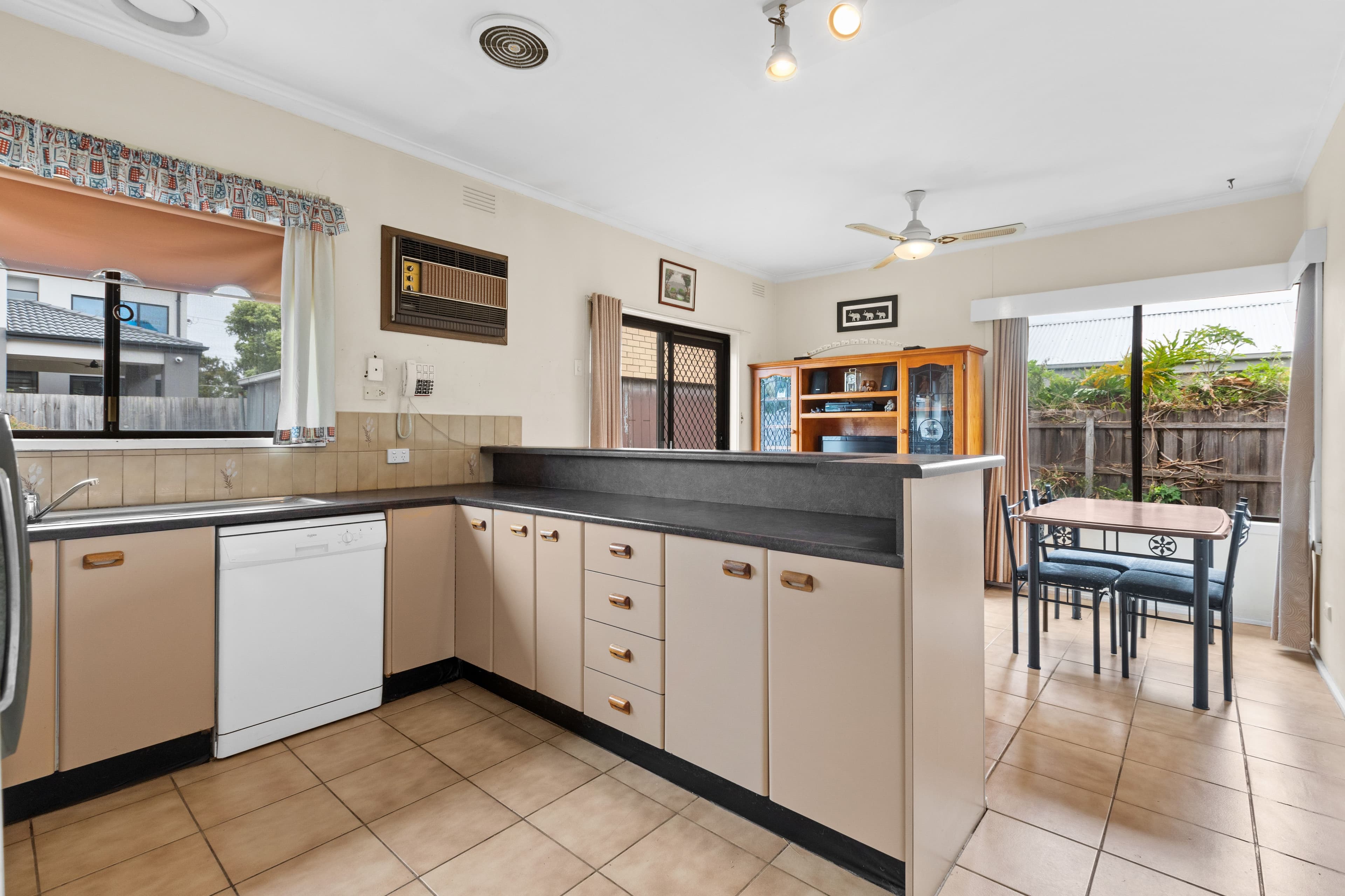 16 Larnook Crescent, Aspendale VIC 3195, Aspendale - Thumbnail 5