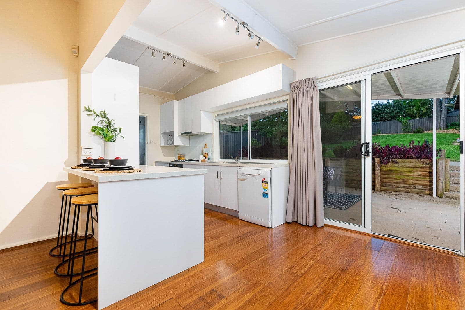 33 Carole Street, Seven Hills NSW 2147, Seven Hills - Thumbnail 4